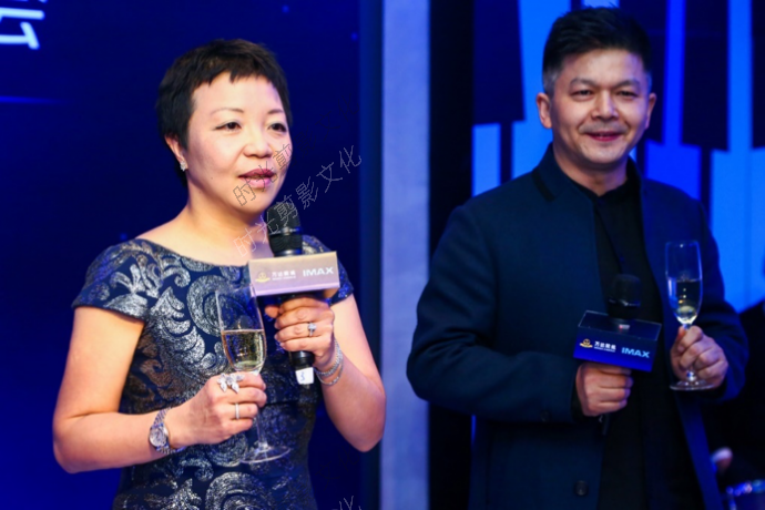 万达携手IMAX打造《爱乐之城》复古酒会，浪漫元宵夜万达IMAX影城化身“星光之城”